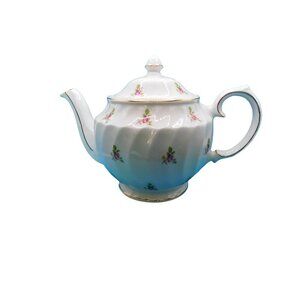 Windsor England teapot 4381 pink roses and gold accents Nice never used